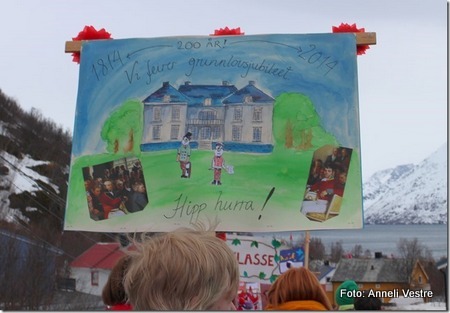 Skolefane Vi feirer grunnloven